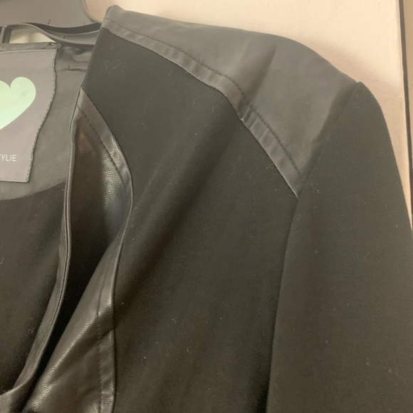 Kendall+Kylie Lightweight Leather & Fabric Jacket - Picture 7 of 9